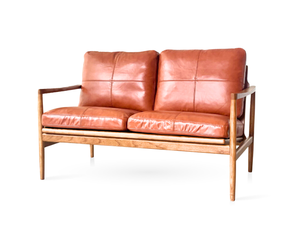 Hans Leisure Sofa, 2 seater in Caramel top-grain leather upholstery, gloss.